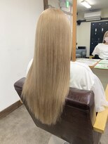 ガルボ ヘアー(garbo hair) ハイトーン 10代 20代 ミルクティーベージュ ブリーチ 韓国風