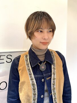 シータ(sheta) ホワイトブランドショート