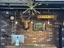 ヘアー ワーク ショップ タイムレス(HAIR WORK SHOP TIMELESS)の雰囲気（1stフロアはアメリカンビンテージな店内。こだわりのインテリア）