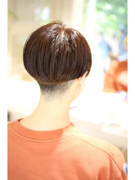 ミライ(mirai) 頭が小さく、首がキレイに見える「女子刈り上げ」