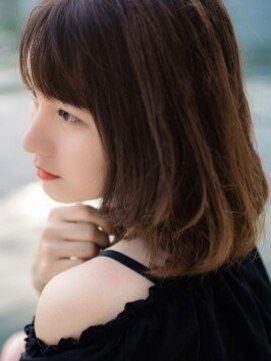 アトリエナガノ(atelier nagano) ニュアンスカラー/センターパート/ツヤ髪スタイル/ブルージュ