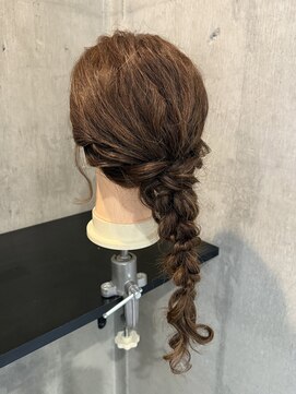 エイミー 伏見店(aemii) ふわふわ編み下ろしヘア