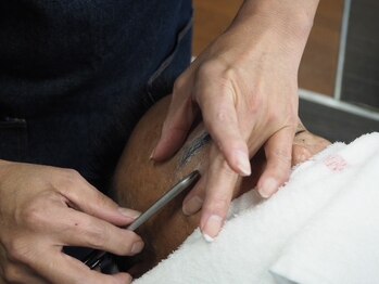 ヘアークラブ セシカの写真/【眉毛・ひげもTOTALにお手入れ可能◎】理容室ならではのプロの技術で清潔感・第一印象UPも間違いなし!