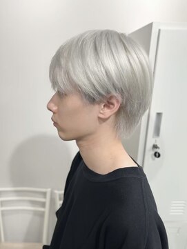 リグ 横浜(Lig.) ホワイトシルバーアッシュブロンドブリーチダブルカラー/横浜駅