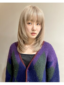 イギー(igggy) ホワイトベージュ☆セミロング☆レイヤー