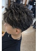 メンズショート×ハイライト｜動きが出る束感スタイル