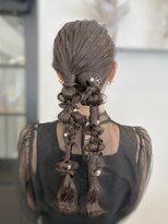 リアン 本厚木(LIAN)&nbsp;ツイン編み下ろしヘアアレンジ/ヘアセット/ねじりアレンジ結婚式