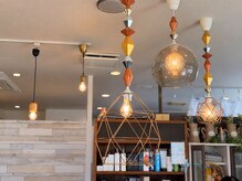 ヘアーメイクサロン プラスチッタ(hair make salon plus citta')の雰囲気（オシャレな間接照明のある癒しの空間）