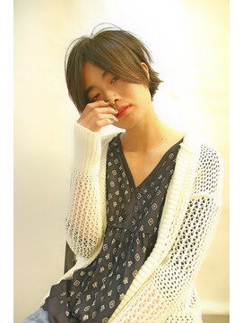 ブーケ(BOUQUET) 丸みショート・ヘルシーレイヤー・耳掛け・イルミナカラー