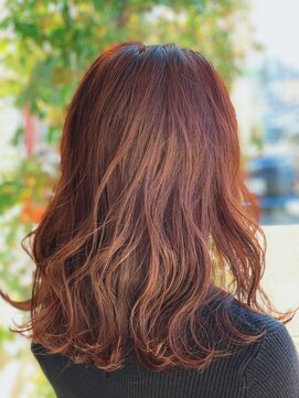 アンダートゥリールーツ(UNDER TREE ROOTS) ナチュラルロング×カシスレッド×イルミナカラー