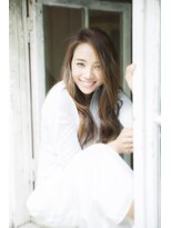 アボヘアー(Abo hair)&nbsp;アッシュベージュセンターパート くせ毛風 カール ロング