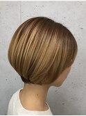 ショートスタイルのハイトーンカラー 髪質改善して美髪に