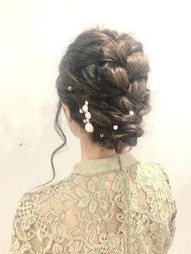 グラット(grAt) 【ももこ】あみこみヘアアレンジ