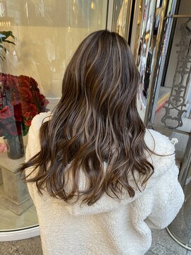 クレア 上大岡(CREA) 脱白髪染めハイライトとカットとハホニコトリートメント