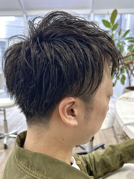 ヘッズ 本八幡店(HEADS) MEN'S HAIR  センターパート　ツイストスパイラル　コンマヘア