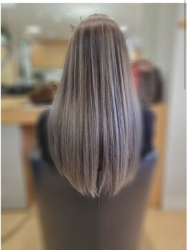 リミックス 塩川店(REMIX) ホワイトベージュカラー