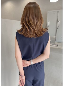 モノトーン(MONOTONE) ベージュからー