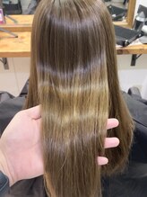 【髪質改善/トリートメント】ヘアカラーをしながらケアも出来る♪カラーの色持ちや発色も格段にUP★