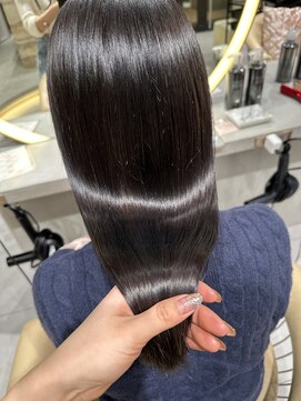 ロンドルピナス 小倉(Lond Lupinus) ブルーブラック/ワイドバング/美髪のススメ/外ハネボブ/北九州