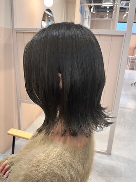 シダ(sida) 10代20代30代　外ハネレイヤー　オリーブグレージュ