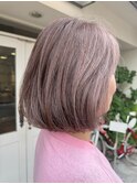 透明感のあるピンクボブスタイル