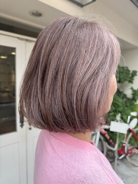 アウリンコ(aurinco) 透明感のあるピンクボブスタイル