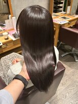 アフィナー(Afinar)&nbsp;【横浜/横浜駅】艶黒ストレートで魅せる美髪仕上げ