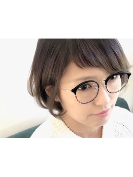 スタイリングが簡単な"大人可愛い"ボブやショートが大人気♪ハンサムショートやベージュカラーもお任せ◎