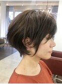 耳かけショートボブ