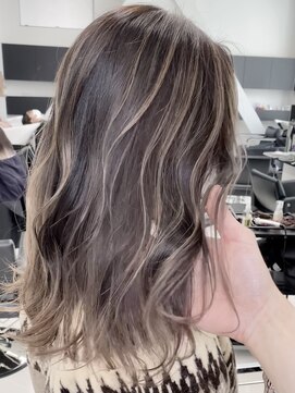 アライブ キチジョウジ(ALIVE Kichijoji) 小顔セミウェットウェーブハイライトカラーオリーブカラー着物