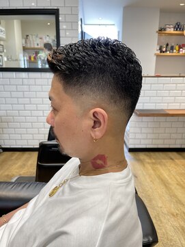 ヘアーズヨシオカ(HAIR'S YOSHIOKA) 濡れパン×スキンフェード×メッシュ