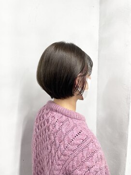 リコ(liko) 【liko 三軒茶屋 莉子】ピンクベージュのイヤリングカラー