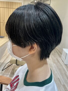 ボネッカ 鶴見(BONECCA) 【上岡茉央】プツっとライン◎メンズ風ショート