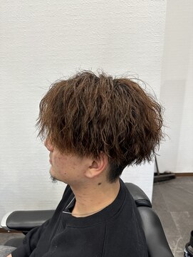 エイト(AITE) ツイストスパイラルパーマセンターパート<理容室>川口鳩ヶ谷59