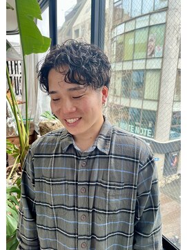 ビハインドザカーテン(BEHIND THE CURTAIN) ナチュラルスパイラルパーマ×ツーブロック