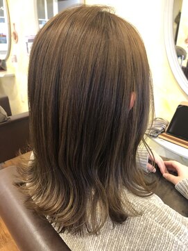 ラ ブリエ 成田公津の杜(La briller) ミディアムヘアー