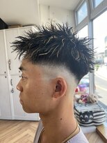 カナエ(CaNaE)&nbsp;スキンフェード、ハイライトツイストパーマ