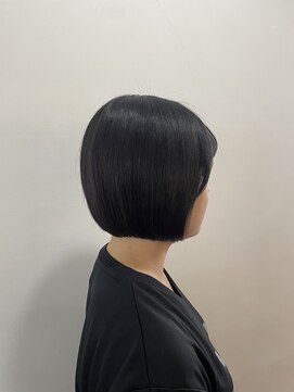 ヘアーアンドメイクアップモパ ミニボブ