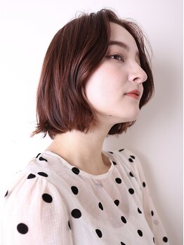エーツーフリーダム(AA.FREEDOM)の写真/グレイカラーでも明るくオシャレに◇気になる白髪も自然な仕上がりに☆いつまでも綺麗でな髪へ！