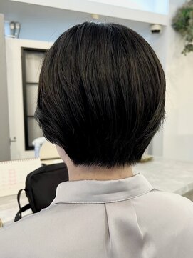 ヴィサージュバスク(VISAGE ba.s.k) 大人ショート