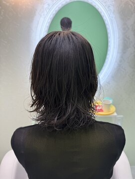 エラ(Ella) 毛先ユルパーマ