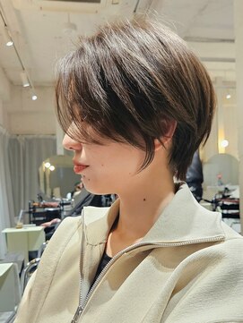 ストレータ バイ マリオ(Strata by mario) 前髪長めイメチェンシークレットレイヤーストレートショート