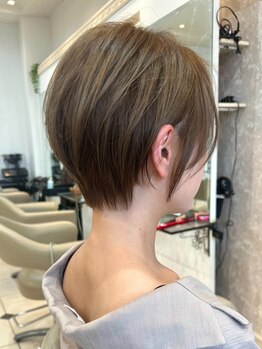 アテバイルイス 喜連瓜破(ATE by luis)の写真/歴の長いベテランスタイリストが多いから安心してお任せできる♪洗練された品のあるスタイルをお届け◎