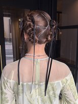 ニュートライズ(NEUTRIZE)&nbsp;ぽこぽこ編み込みアレンジ×リボンで個性派ヘアセット