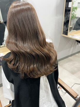 アトレ 梅田店(attrait) セミロングのツヤ髪ブラウン×上品な大人の雰囲気