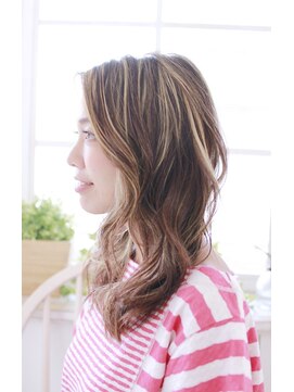 ヌーヴ(n.v.) 20代30代40代　表情を変えるハイライトロング【京都駅】