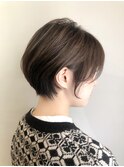 小顔に見せるショートカット