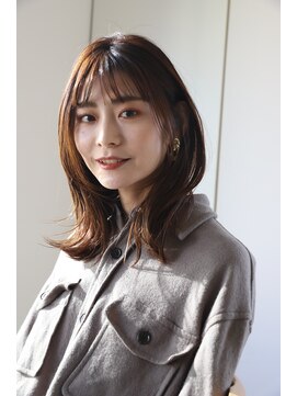 エクリボンヌ(equri bonne) くびれミディ　外ハネスタイル