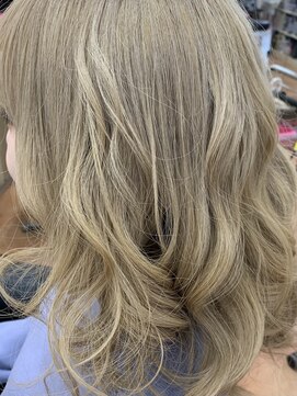 ビューティーボックスハーモニー(BeautyBox Harmony) 巻き髪トパーズ