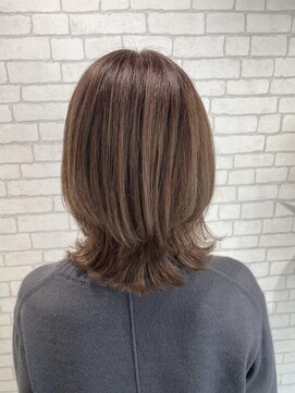 ミューバイケンジ(miu by KENJE) miu&伊藤夏海 白髪ぼかしハイライト◎